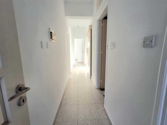 realEstateForBusiness-1-BUILDING-OROKLINI-10254-28.jpg
