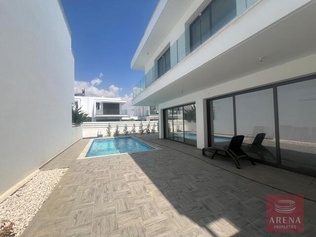 detachedHouse-4-VILLA-IN-DEKELIA-8336.jpg