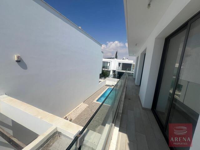 detachedHouse-20-VILLA-IN-DEKELIA-8336.jpg