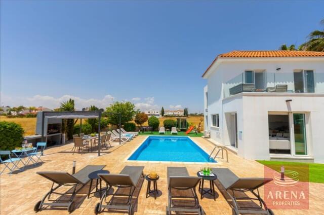 detachedHouse-4-4-BED-VILLA-AYIA-THEKLA-5190.jpg