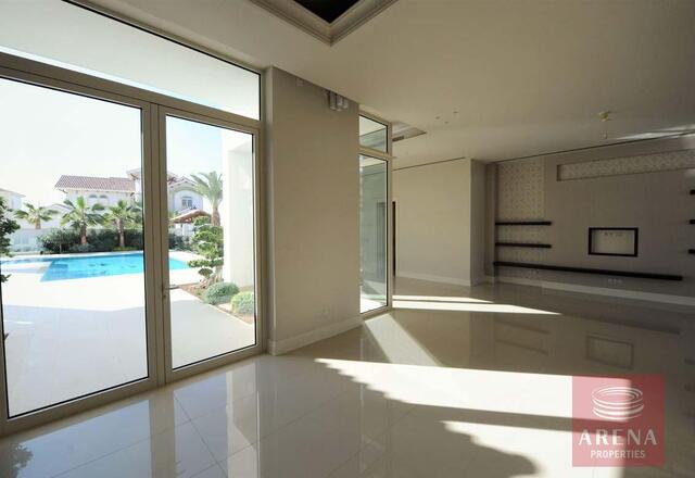 detachedHouse-8-5-BED-VILLA-IN-PERVOLIA-6869.jpeg