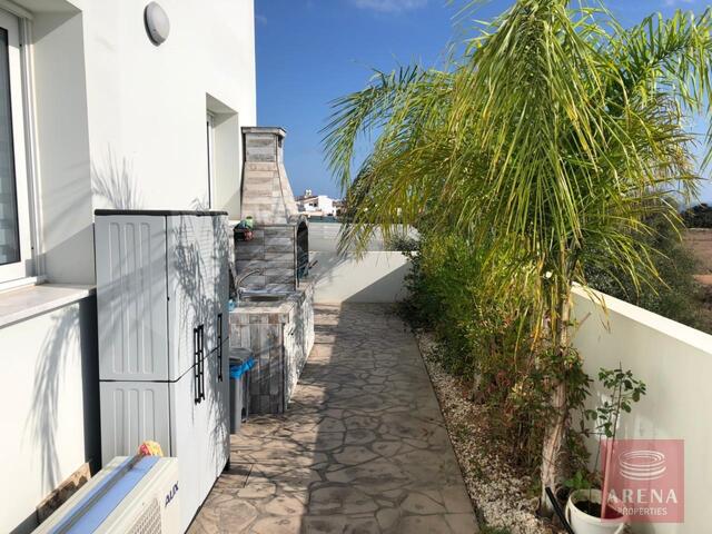 detachedHouse-2-4-BED-VILLA-IN-PARALIMNI-7728.jpg