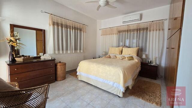 4-Bedroom Villa in the Pernera Area of Protaras – photo 16