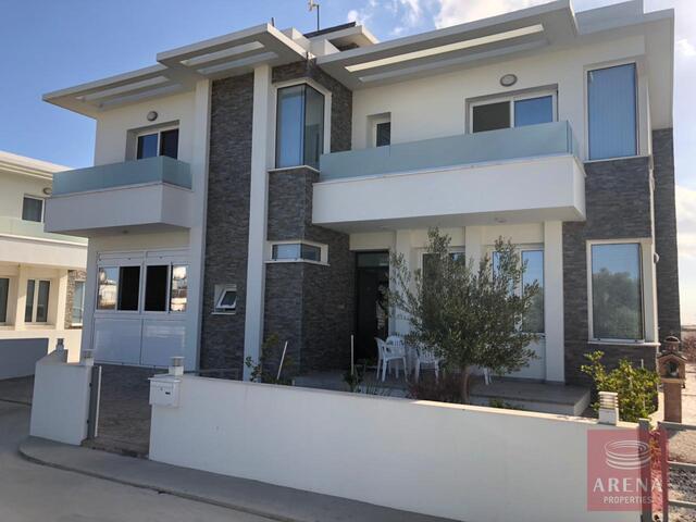 detachedHouse-1-4-BED-VILLA-IN-PARALIMNI-7728.jpeg