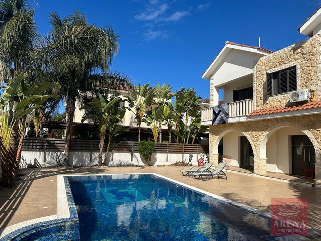 detachedHouse-2-3-bed-villa-inFrenaros-7948.jpg