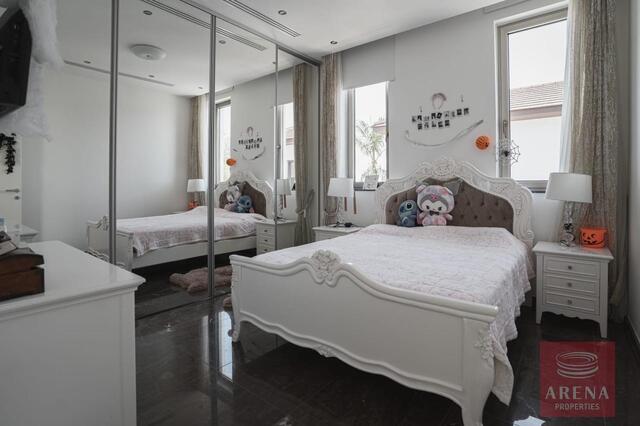 detachedHouse-69aab23e78e05-1.jpg