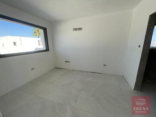 detachedHouse-12-4-bed-villa-in-Livadia-8643.jpeg