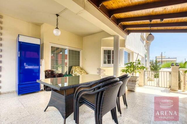 detachedHouse-6-4-bed-villa-in-paralimni-8431.jpg