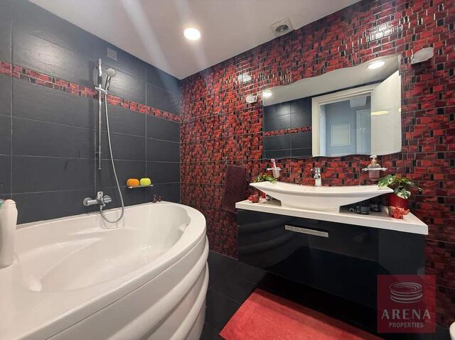 apartment-6a05cc50239f2-3.jpg