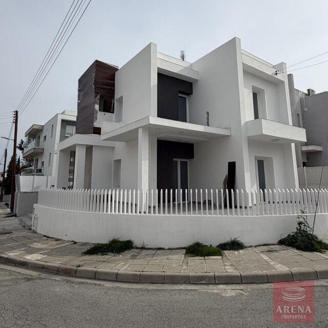 4 Bed Villa in Vergina Area-Larnaca – photo 1
