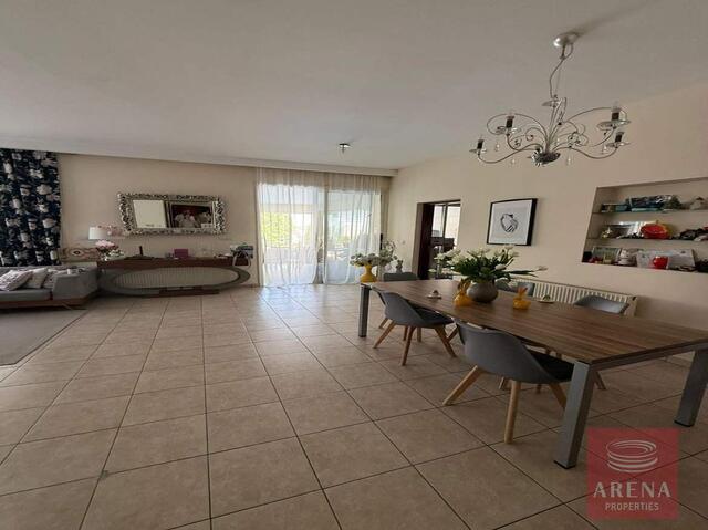 detachedHouse-69f89f174ae28.jpg