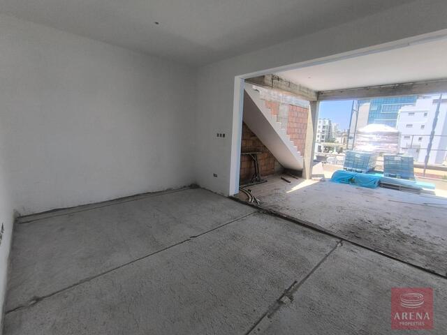 penthouse-6a3bdf2891146-1.jpg