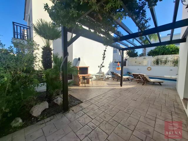 Detached 3-Bedroom Villa for Rent in Pernera, Paralimni – photo 5