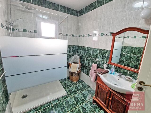 bungalow-32-4-BED-BUNGALOW-PARALIMNI-8979.jpg
