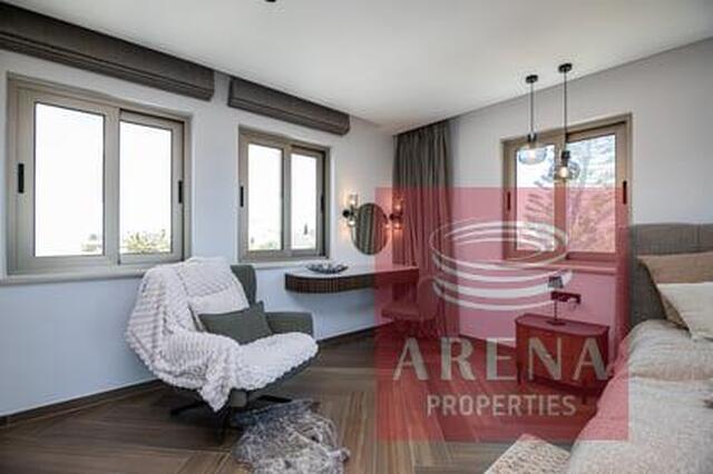 apartment-6996ca8026c2e-2.jpg