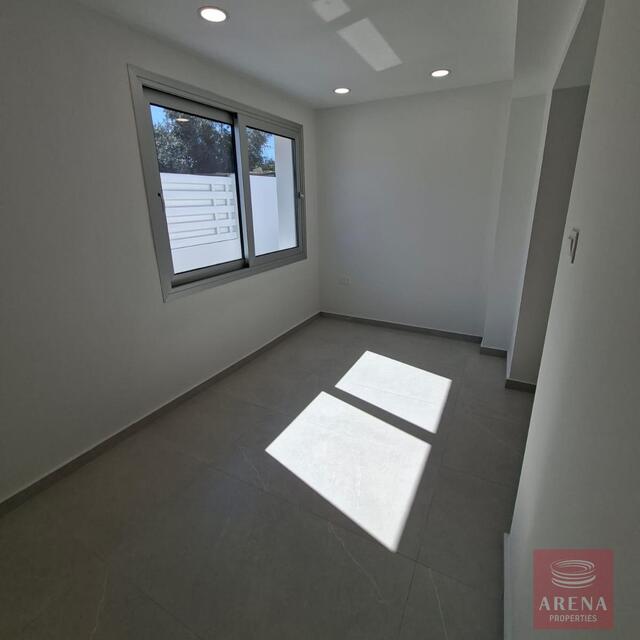 3 Bedroom Bungalow for sale in Agios Nicolaos - Fully Renovated – photo 16