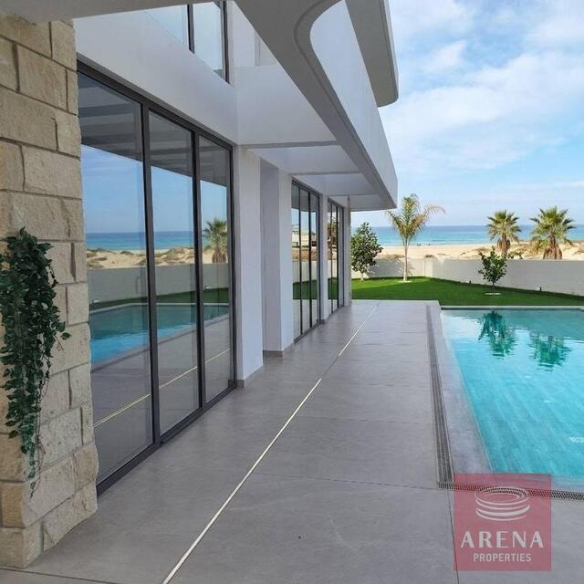 Luxury 3-Bedroom Villa for Sale in Pervolia – photo 16