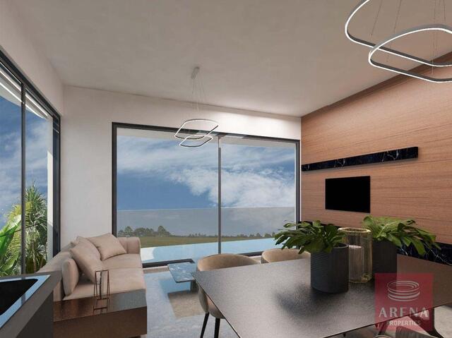 penthouse-6a4605ec35745-3.jpg