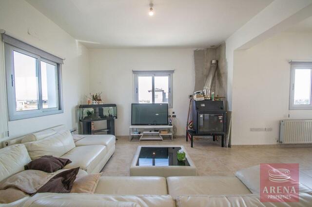 detachedHouse-8-villa-4bed-frenaros-3932-1.jpg