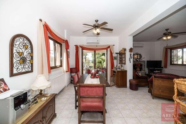 4-Bedroom Villa in the Pernera Area of Protaras – photo 14