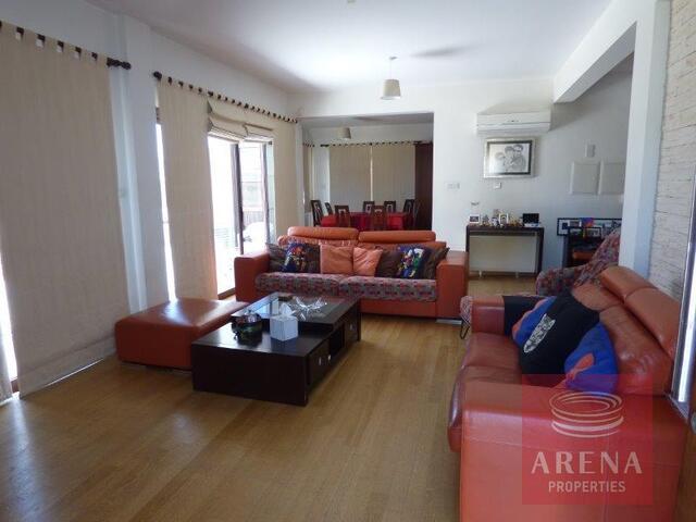 detachedHouse-7-5-BED-HOUSE-IN-ARADIPPOU-6180.jpg