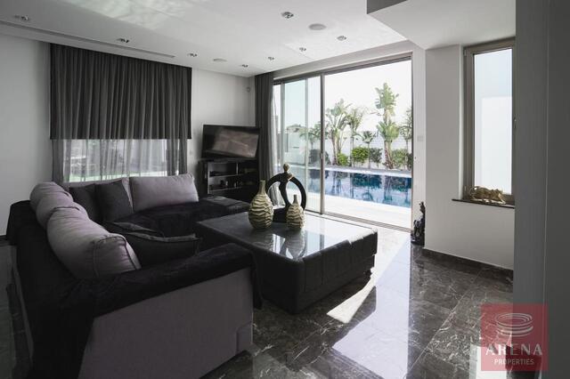 detachedHouse-69aab23e4e740-1.jpg