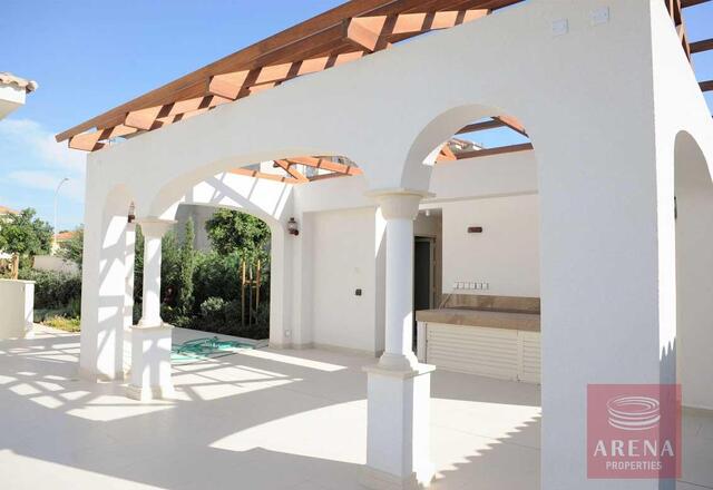 detachedHouse-6-5-BED-VILLA-IN-PERVOLIA-6869.jpeg