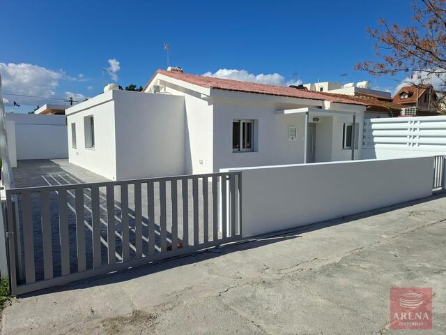 3 Bedroom Bungalow for sale in Agios Nicolaos - Fully Renovated – photo 4