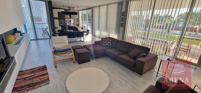 bungalow-69c1537933d6b.jpg