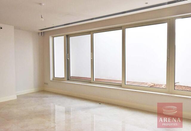 detachedHouse-32-6-BED-VILLA-IN-PERVOLIA-6867-1.jpg