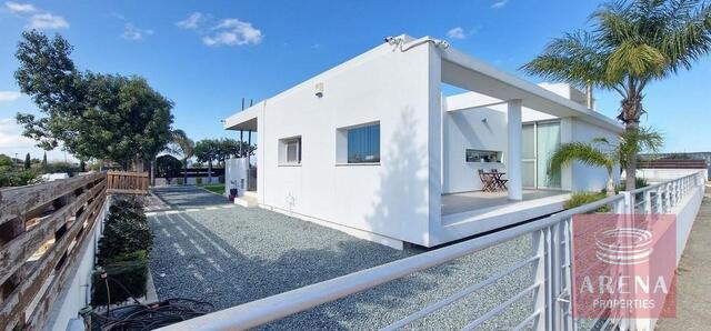 bungalow-69c15378daab5.jpg