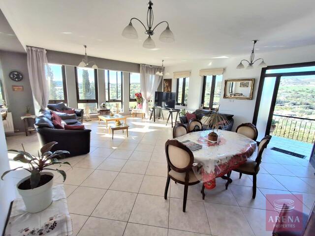 detachedHouse-17-7-BED-VILLA-KALAVASSOS-9083.jpg