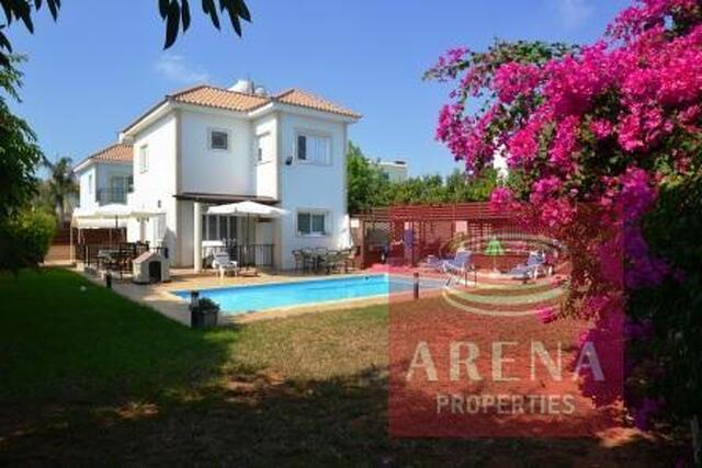 detachedHouse-10-1274.jpg