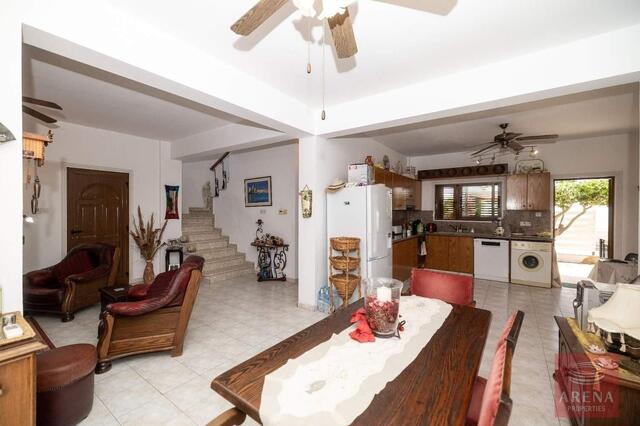 4-Bedroom Villa in the Pernera Area of Protaras – photo 12