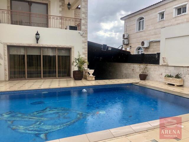 detachedHouse-3-4-BED-VILLA-IN-DEKELIA-8422.jpg
