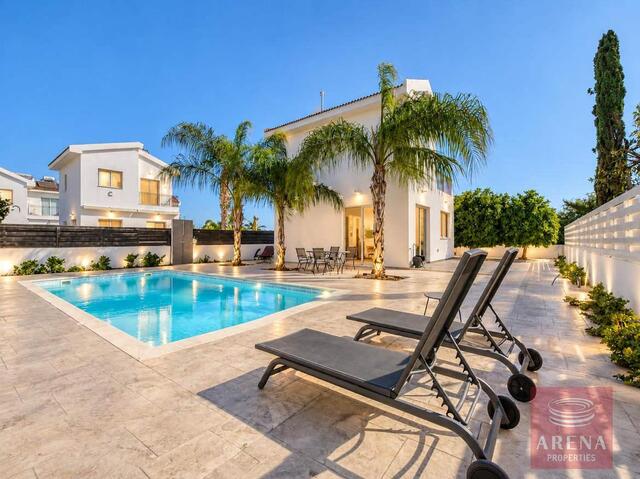 Villa For Sale In Ayia Thekla – photo 1