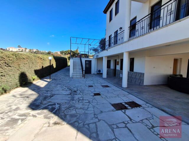 detachedHouse-8-7-BED-VILLA-KALAVASSOS-9083.jpg
