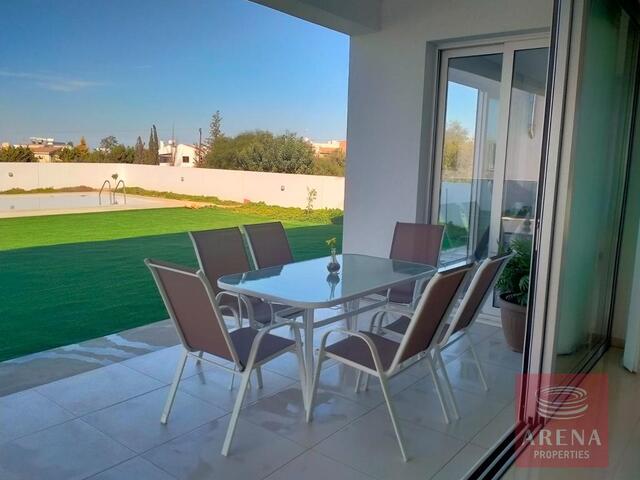 detachedHouse-5-4-bed-villa-paralimni-7492.jpg