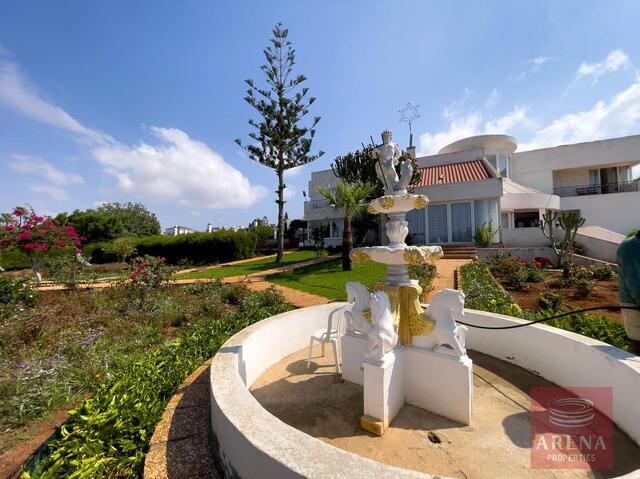Luxury 6 Bed-Villa For Sale In Ayia Napa – photo 9