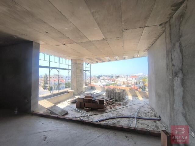 penthouse-6a39367ee7fff-1.jpg