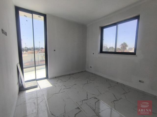 penthouse-6a3a4ff660b4c-1.jpg