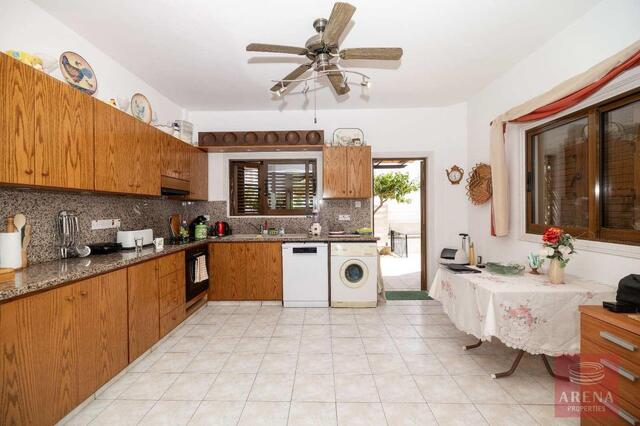 4-Bedroom Villa in the Pernera Area of Protaras – photo 10