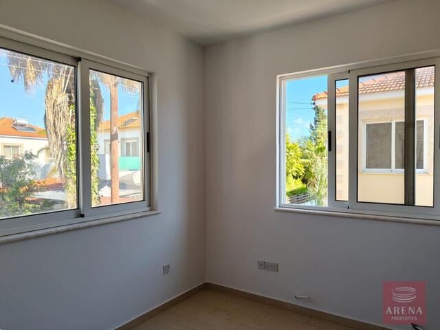 detachedHouse-6967e0b745a26.jpg
