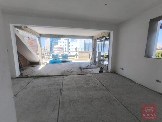 penthouse-6a3bdf28710cb-1.jpg
