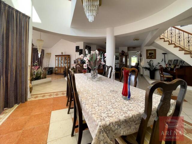Luxury 6 Bed-Villa For Sale In Ayia Napa – photo 28