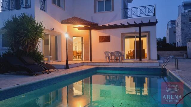 Villa in Prime Ayia Thekla Location – photo 1