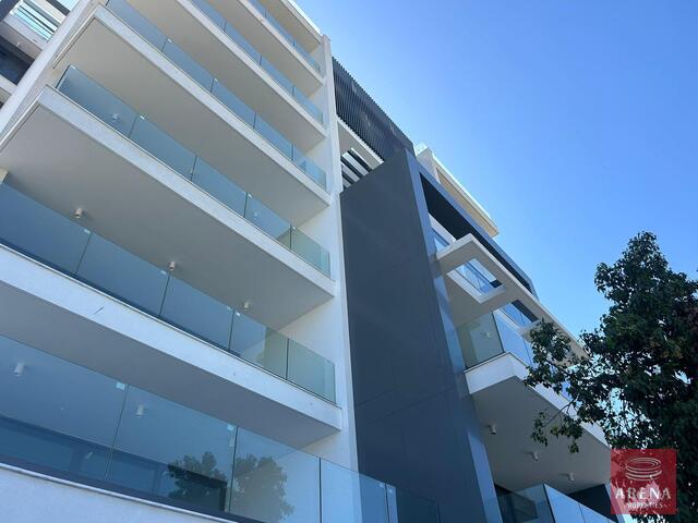 penthouse-2-apts-in-makenzy-8255-1.jpg