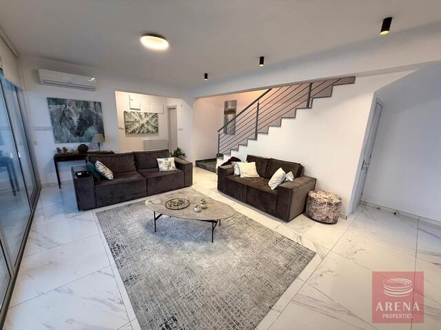 detachedHouse-69ca52dd0a183.jpg