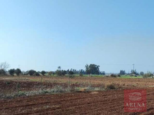 land-1-LAND-AVGOROU-10385-2.jpg