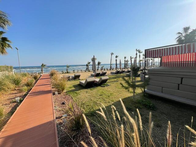 2-Bedroom Seafront Apartment in Larnaca – photo 4